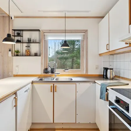 Lavrens - 300m From The Sea By Interhome בית נופש