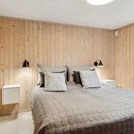 Lavrens - 300m From The Sea By Interhome